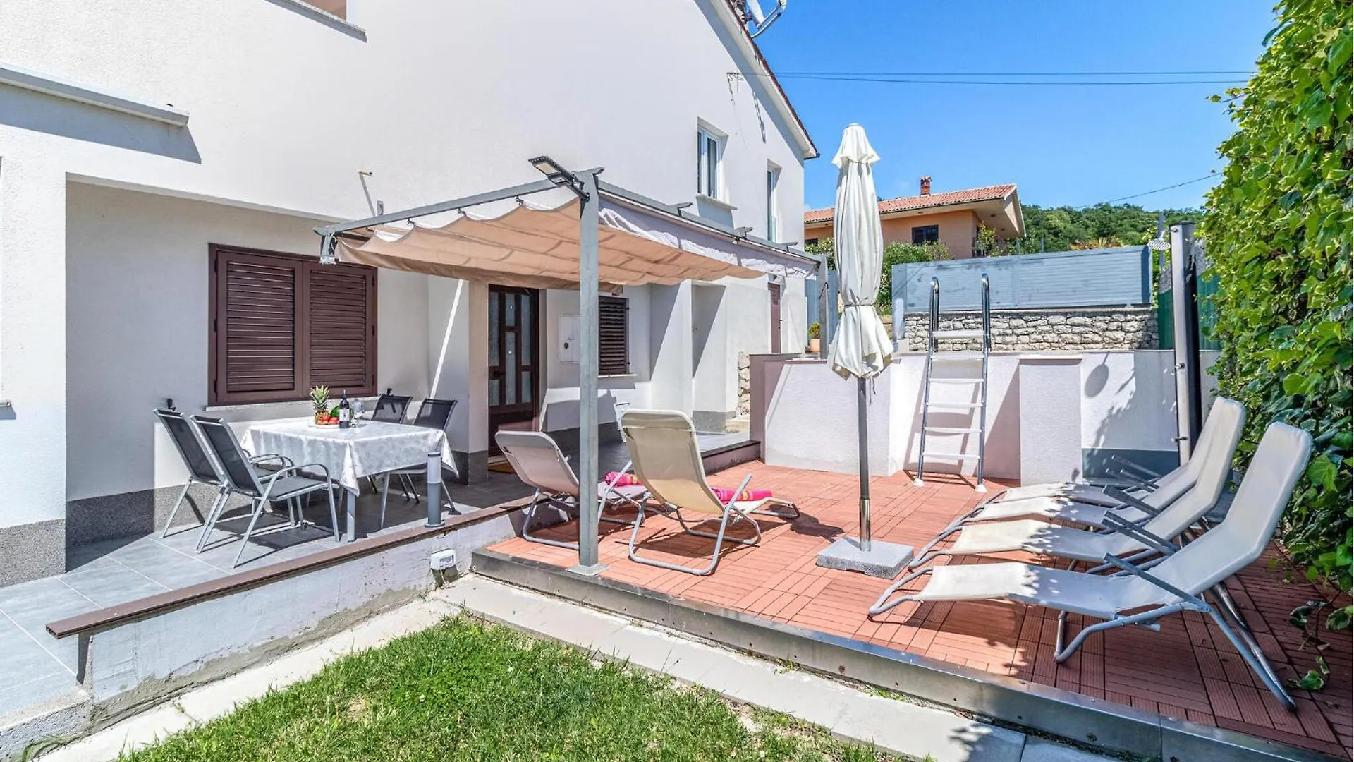 Feriehus Lovely Home In Labin With Kitchen