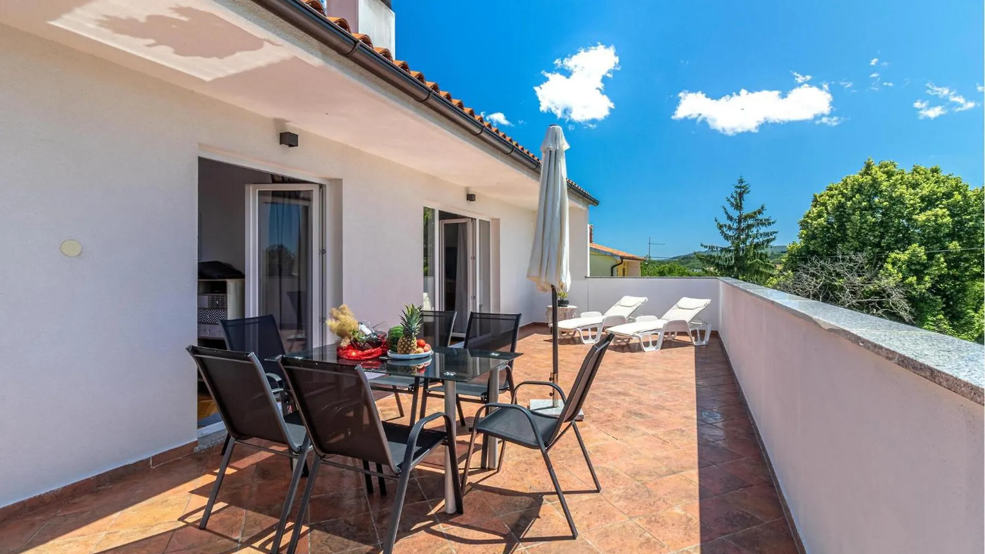 Lovely Home In Labin With Kitchen Feriehus